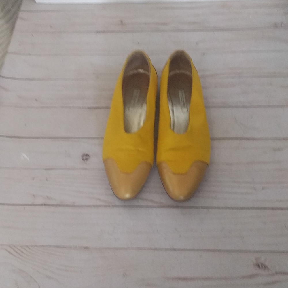 Beautiful flats by Phillipe Model 🍀🌸🌼🌼